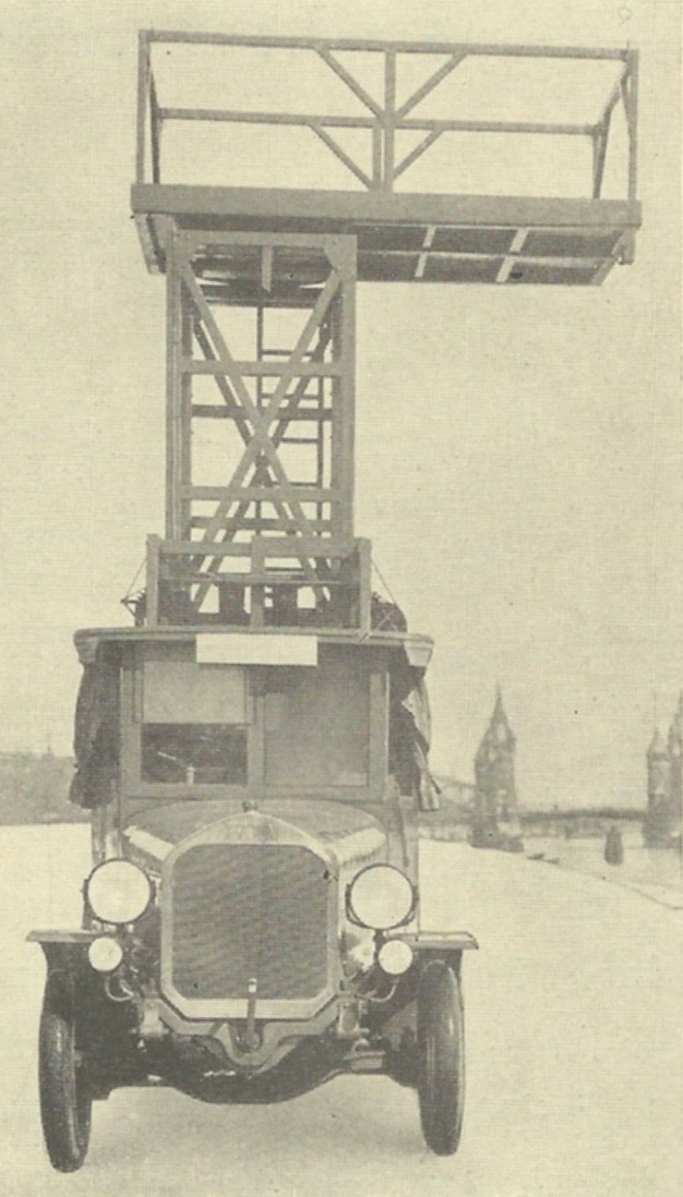 zdjęcie z książki - 50 Jahre Stettiner Strassenbahn 1879-1929 - samochód wieżowy Faun wyprodukowany w miecie Nünrberg