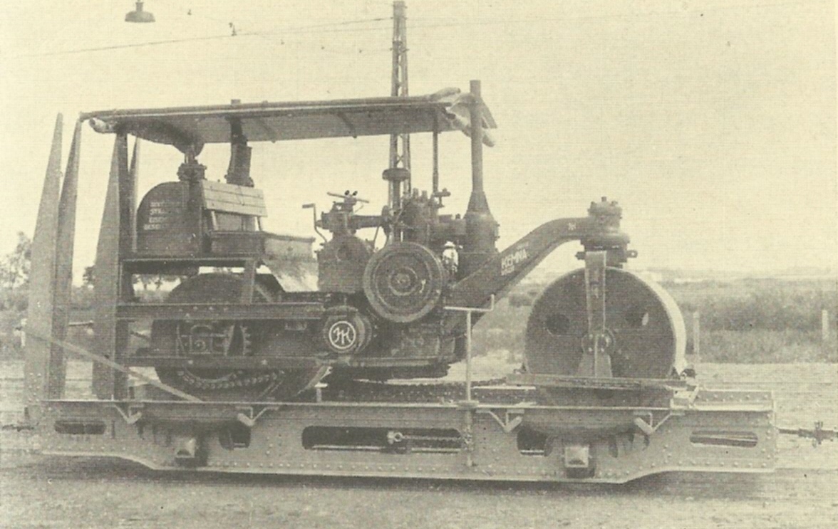 zdjęcie z książki - 50 Jahre Stettiner Strassenbahn 1879-1929 - walec na rolce przygotowany do przewiezienia