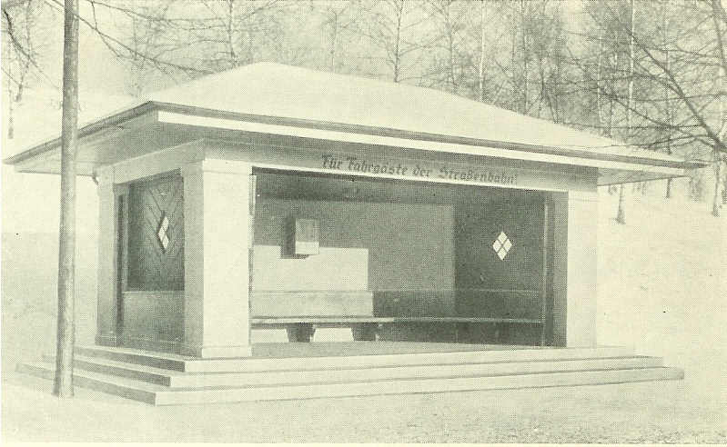  Foto: z książki 50 Jahre Stettiner Strassenbahn 1879 - 1929, tak wyglądał mały budynek przystanku tramwajowego wybudowanego w latach 1924/25 w Lesie Arkońskim.