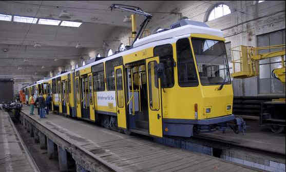 Czeskie tatry, które długo służyły berlińczykom, po modernizacji dokonanej przez Siemensa, będą wkrótce woziły szczecinian . Foto Marcin Bielecki